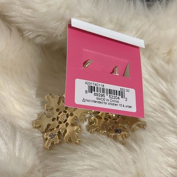NEW! Betsey Johnson Snowflake Statement Earrings - Picture 6 of 8